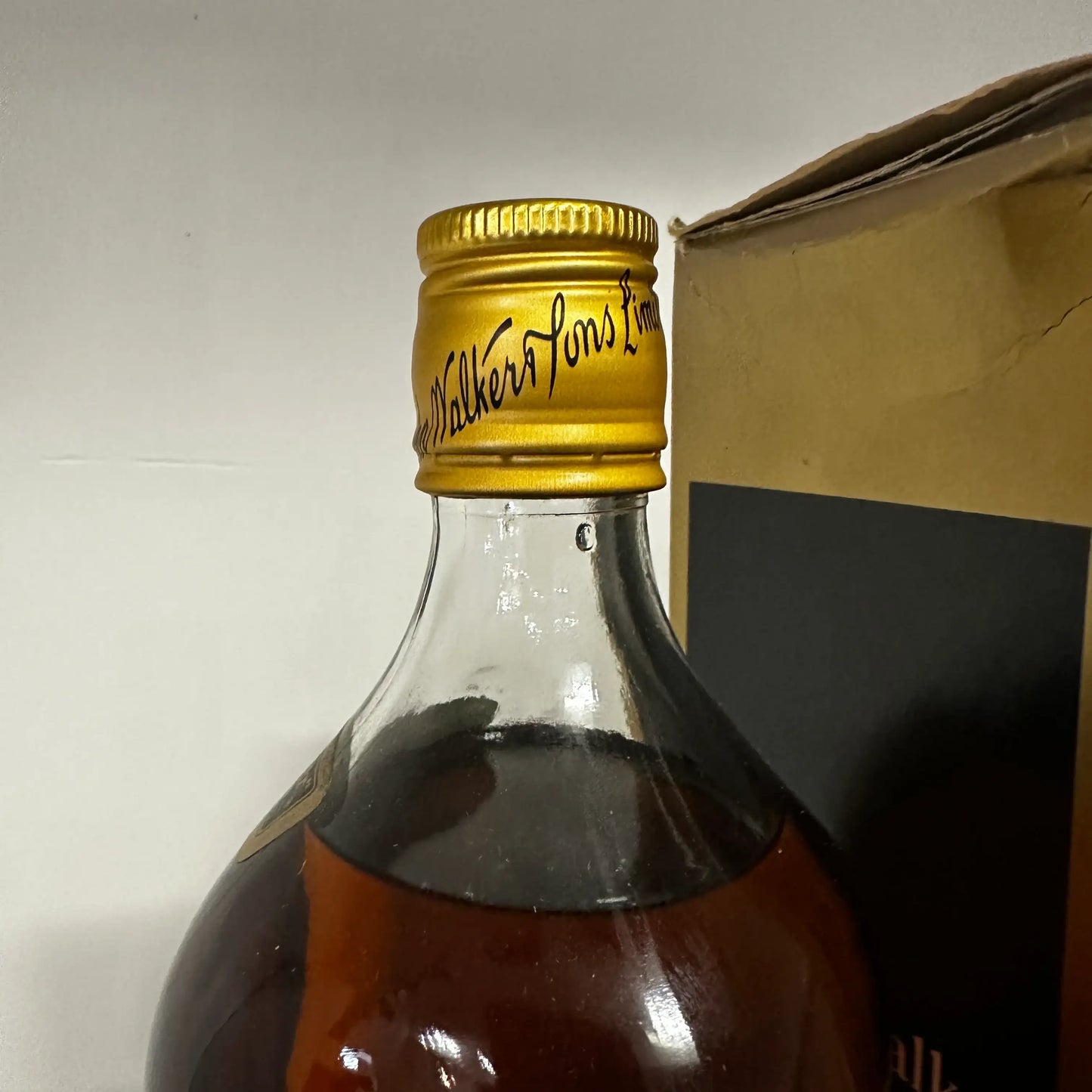 C10091 - Johnnie Walker 12YO, Extra Special Old Scotch Whisky, 1125ml -