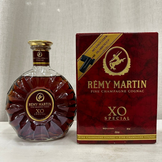 Rémy Martin XO Special, 90s - 00s version, With Cigar Case, 40% - Cognac