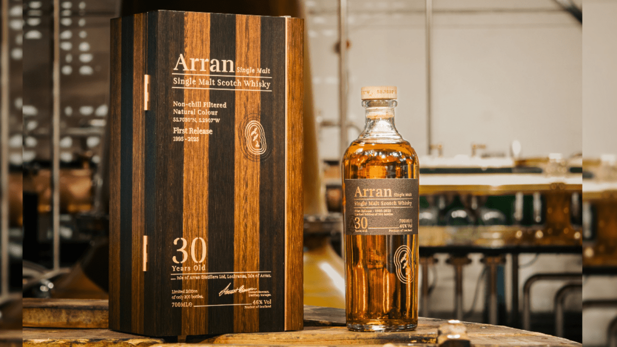 アラン酒造が初の公式30年熟成シングルモルトウイスキーを発売