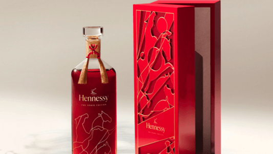 Hennessy馬年限定酒款 邀藝術家Trajan Jia合作
