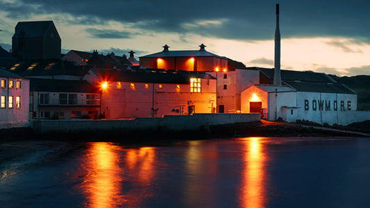 Suntory 合併 Bowmore 與 Laphroaig 團隊，推自願離職因應需求變動