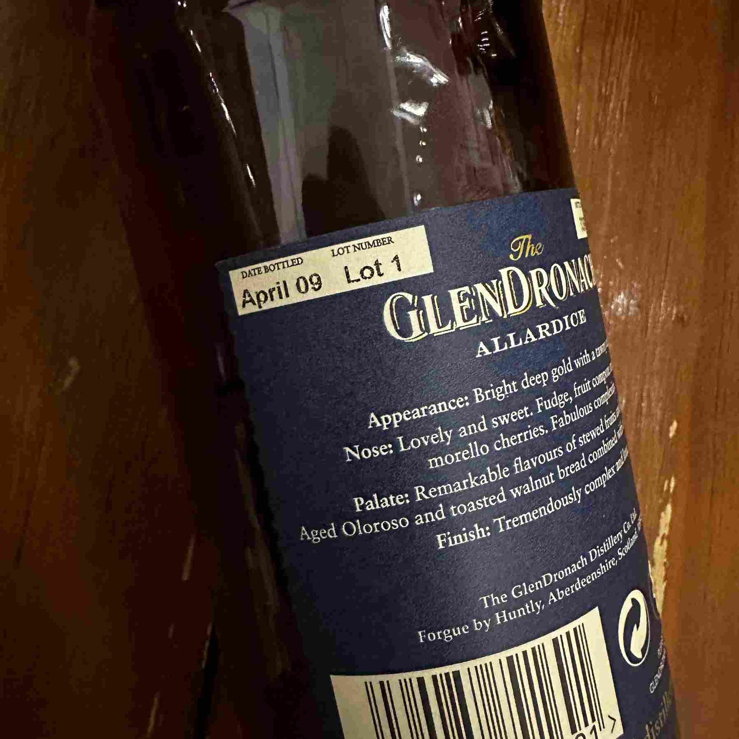 Glendronach : Single Malt Whisky Bottled : 2009 lot1 stand