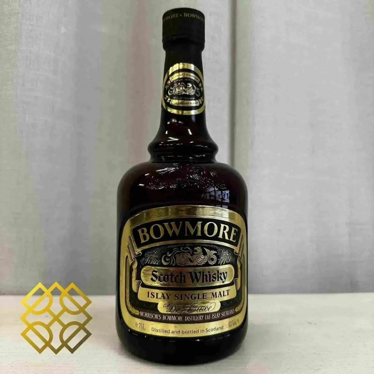 Bowmore - De Luxe, Dumpy Brown Bottle, 43% | Alcohol Please