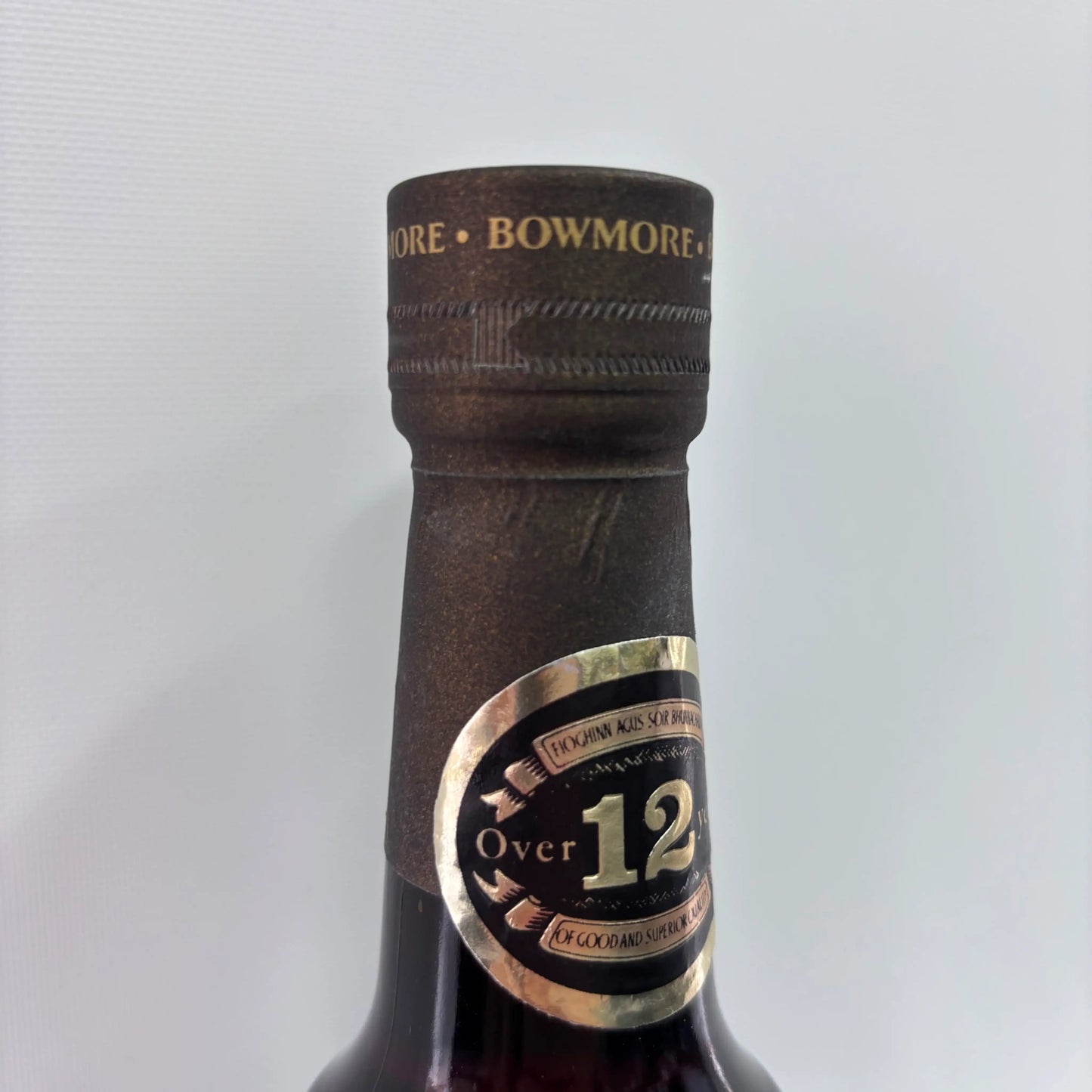 C10079 - Bowmore 12YO, 1980, Dumpy Brown Bottle - Gold label, 43% (WB89.28) - 