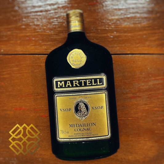 Martell Medaillon V.S.O.P. Cogac, 1975 - 1980s version, Screw Cap & Flat Bottle, 40% - Cognac