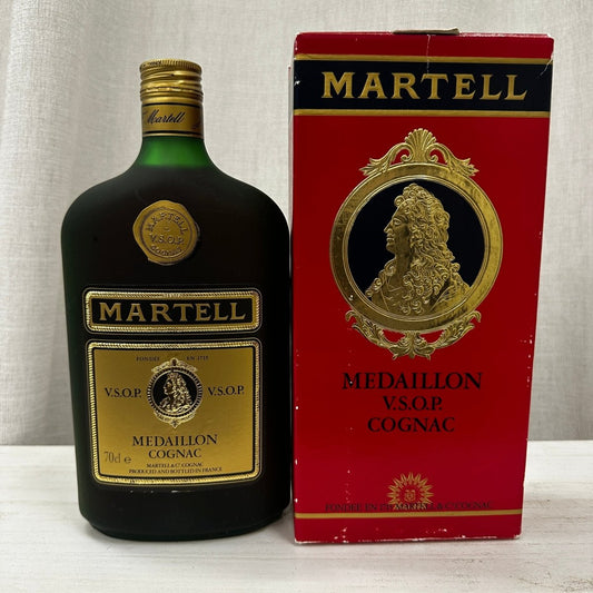 Martell Medaillon V.S.O.P. Cogac, 1975 - 1980s version, Screw Cap & Flat Bottle, 40% - Cognac