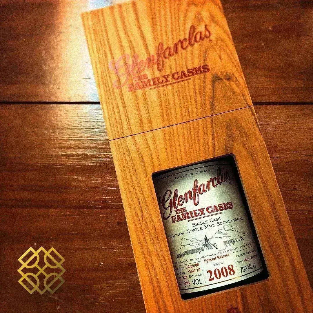Glenfarclas - Family Casks 12YO, #2438, 57.9% - Scotch Whisky